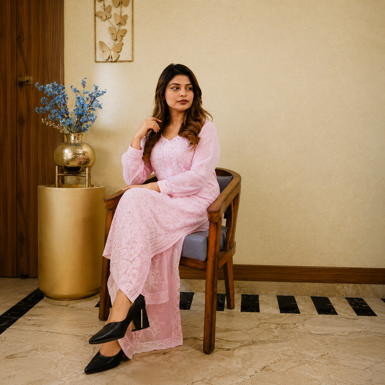 Gulabi Nazaakat (Pure Georgette Chikan Kari Kurta &amp; Bottom Set)
