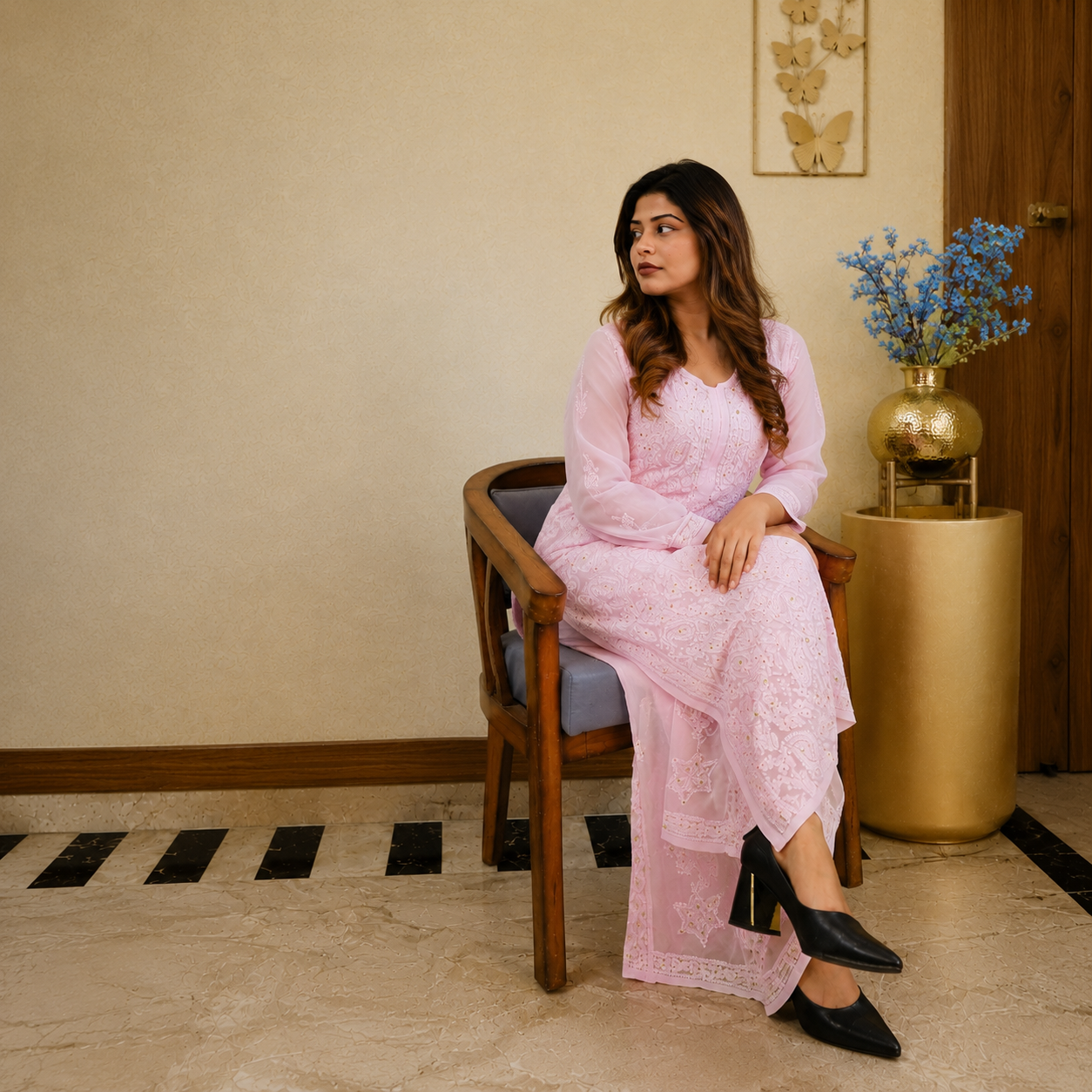 Gulabi Nazaakat (Pure Georgette Chikan Kari Kurta &amp; Bottom Set)