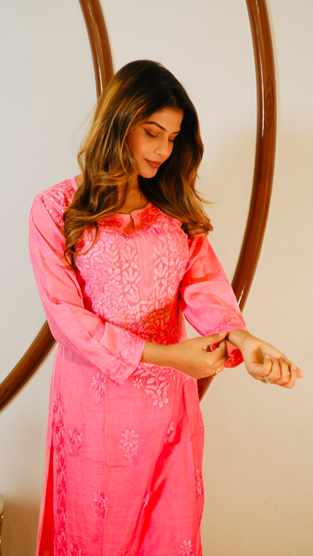Gulabi Noor (Masleen Chikan Kurta Set)