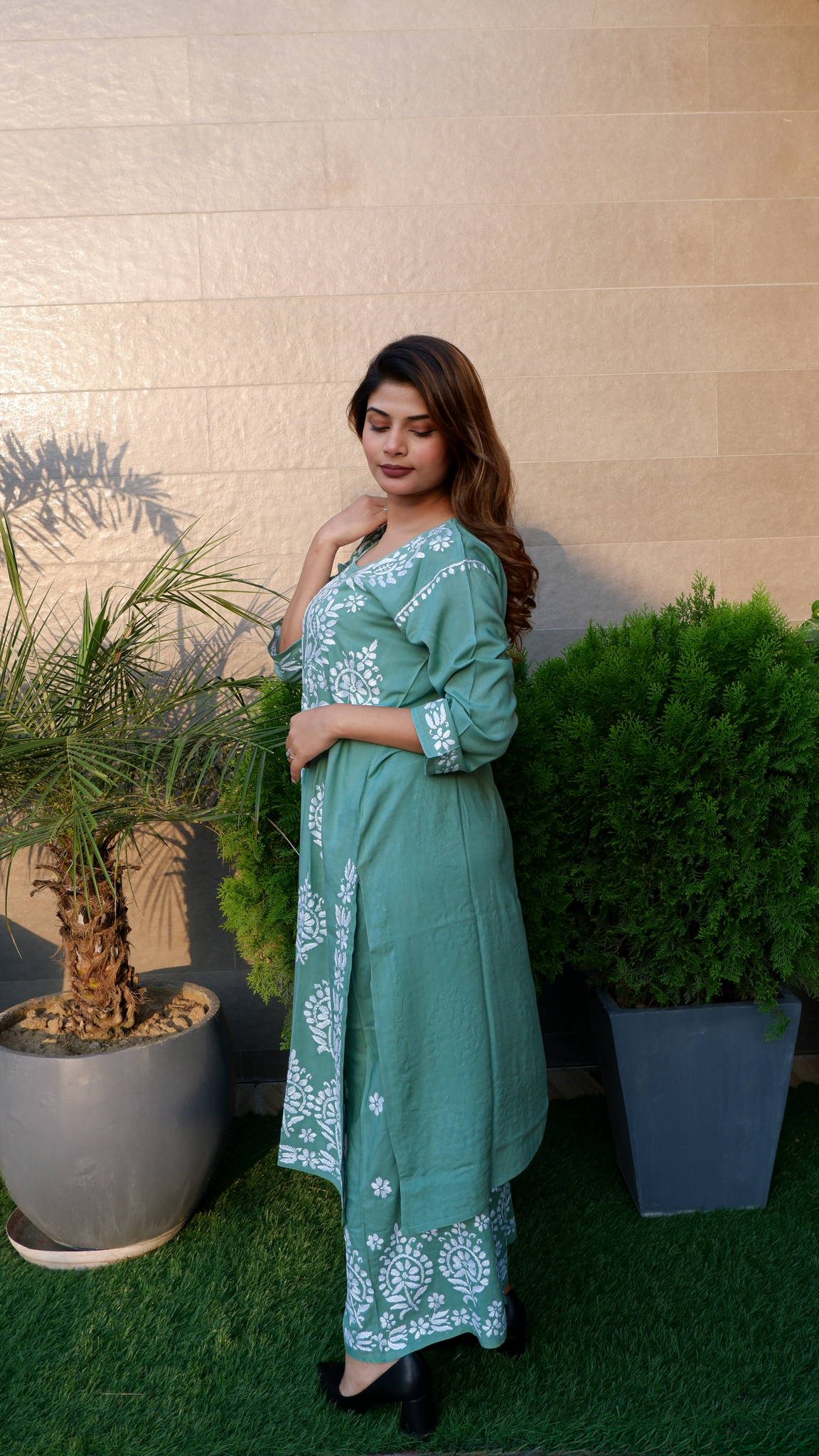 Noor-e-Chikan (Modal Chikan Kari Kurta &amp; Pant Set)