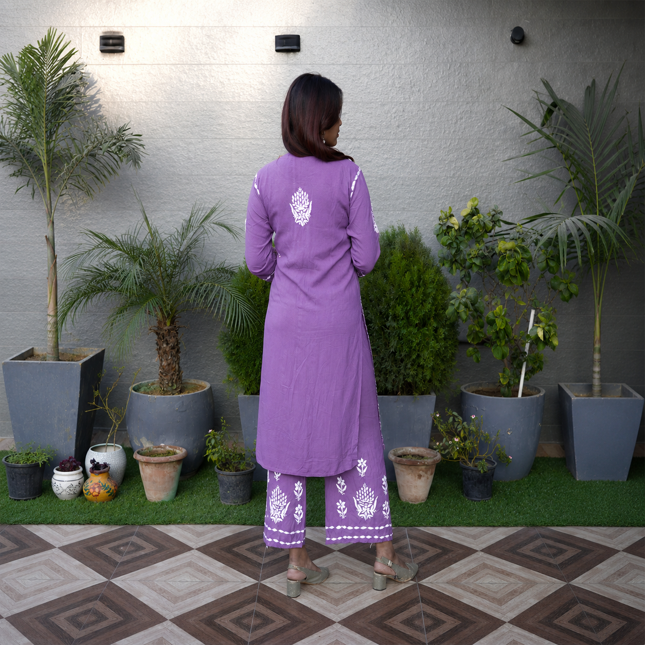 Noor-e-Chikan (Modal Chikan Kari Kurta &amp; Pant Set)