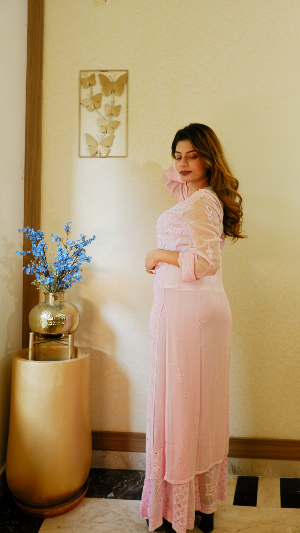 Gulabi Nazaakat (Pure Georgette Chikan Kari Kurta &amp; Bottom Set)