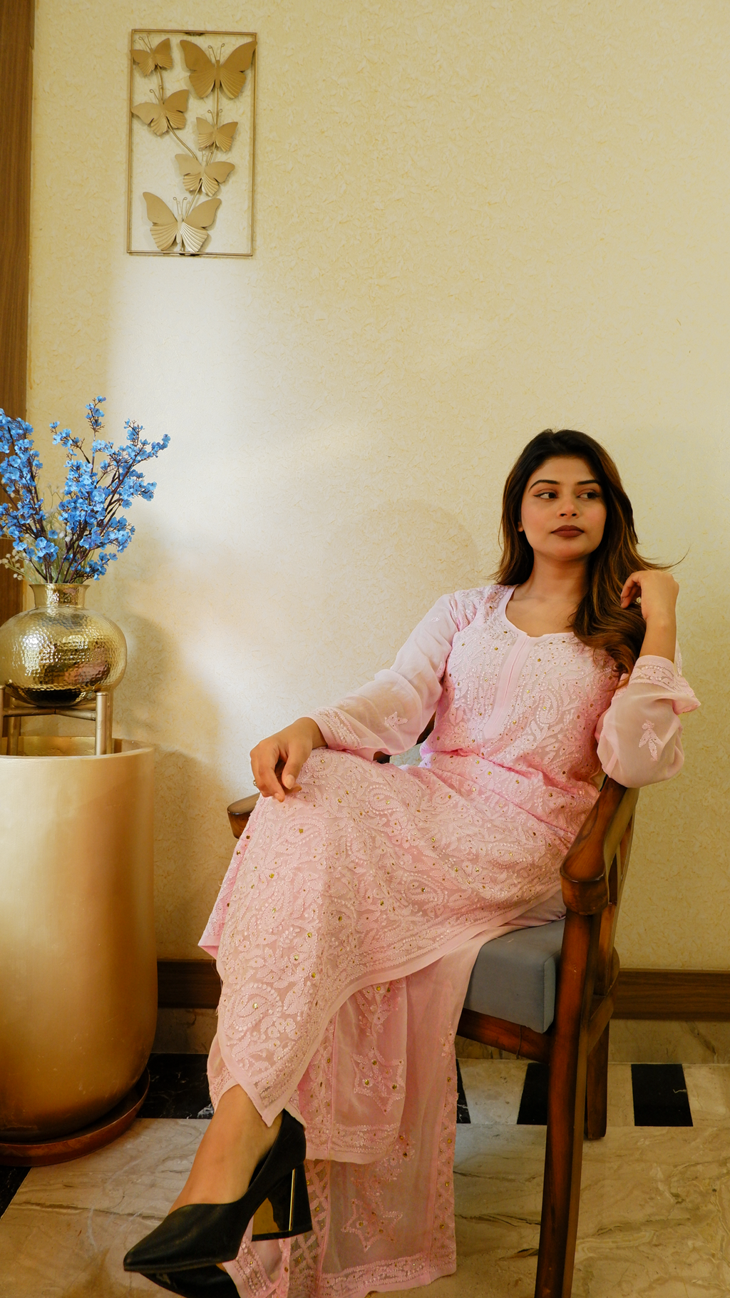 Gulabi Nazaakat (Pure Georgette Chikan Kari Kurta &amp; Bottom Set)